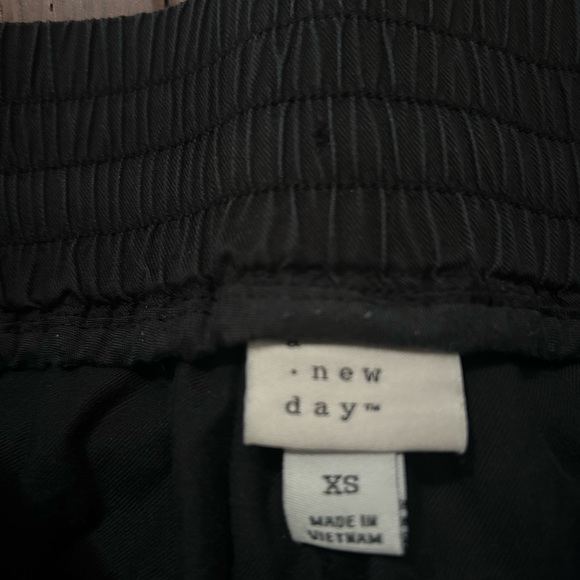 Black jogger pants - Picture 3 of 3